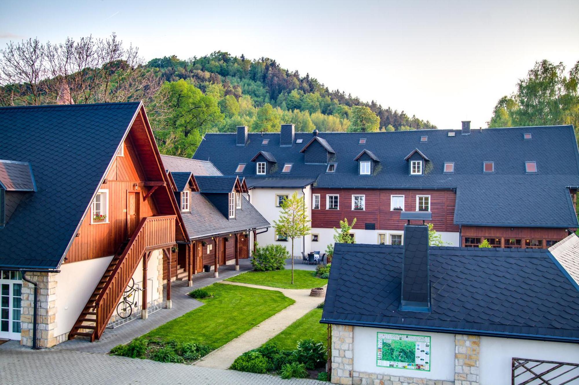 Apartmany Nad Stajemi - Jitravsky Dvorec Rynoltice エクステリア 写真