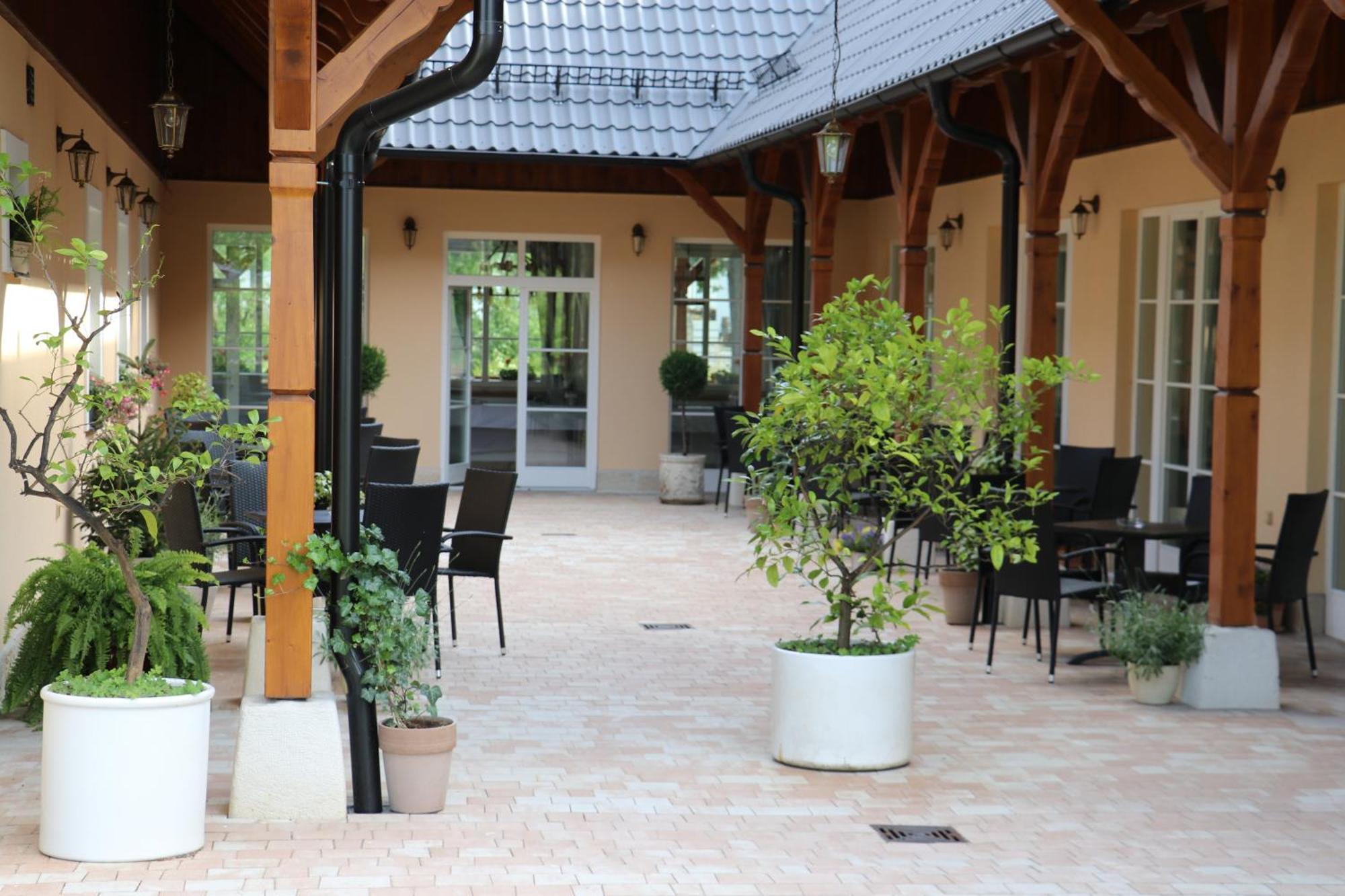 Apartmany Nad Stajemi - Jitravsky Dvorec Rynoltice エクステリア 写真